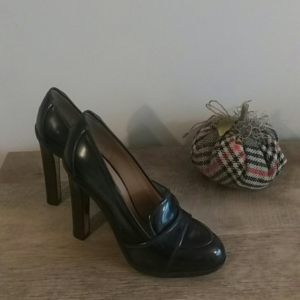 Salvatore Ferragamo pumps,Nwout tag,size 6